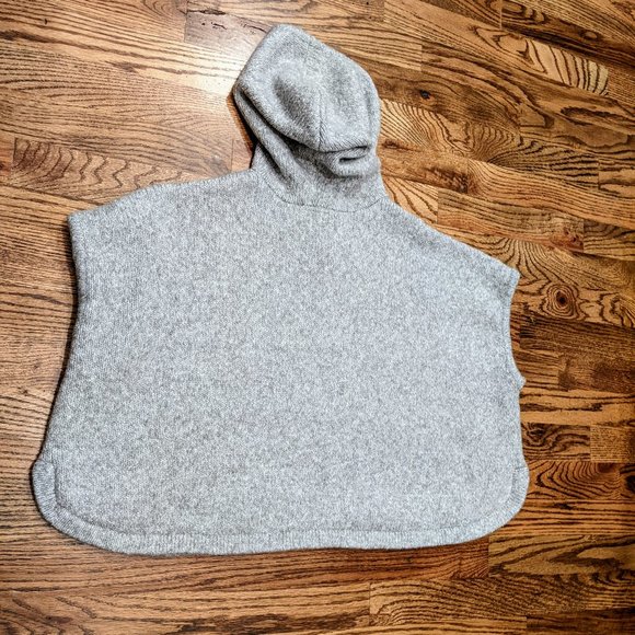 Osh Kosh Embroidered Poncho Sweater - size 5T - Picture 6 of 8